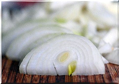 Sliced ​​onions - relieve toothache