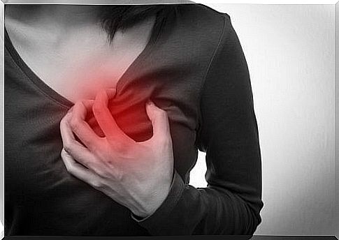 5 cardiac arrest symptoms seen only in women