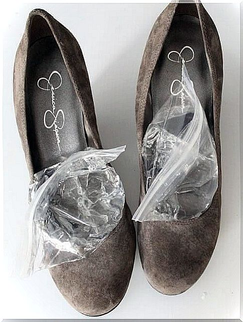 shoes with zipper bags