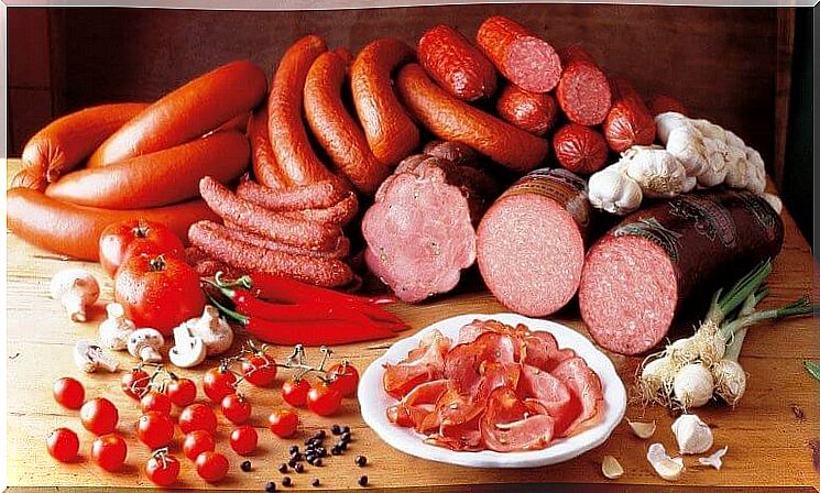 Sausages and processed meats with cholesterol are bad for the arteries