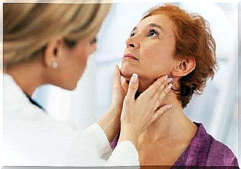 Symptoms of thyroid problems.