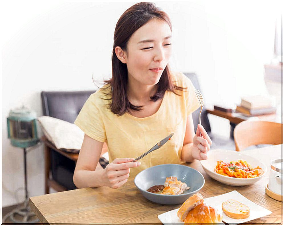 Girl eating breakfast