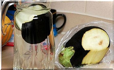 Lose weight and control cholesterol with water and eggplant