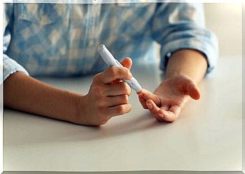 Person checks his blood sugar