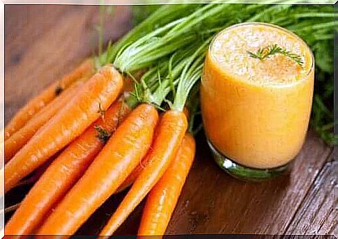 Recipe for homemade carrot juice and its benefits