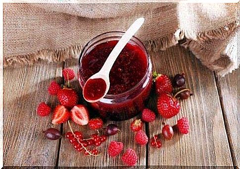 Recipes for sugar-free berry jam