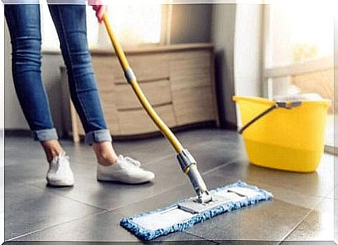 Seven different tips for cleaning tile floors